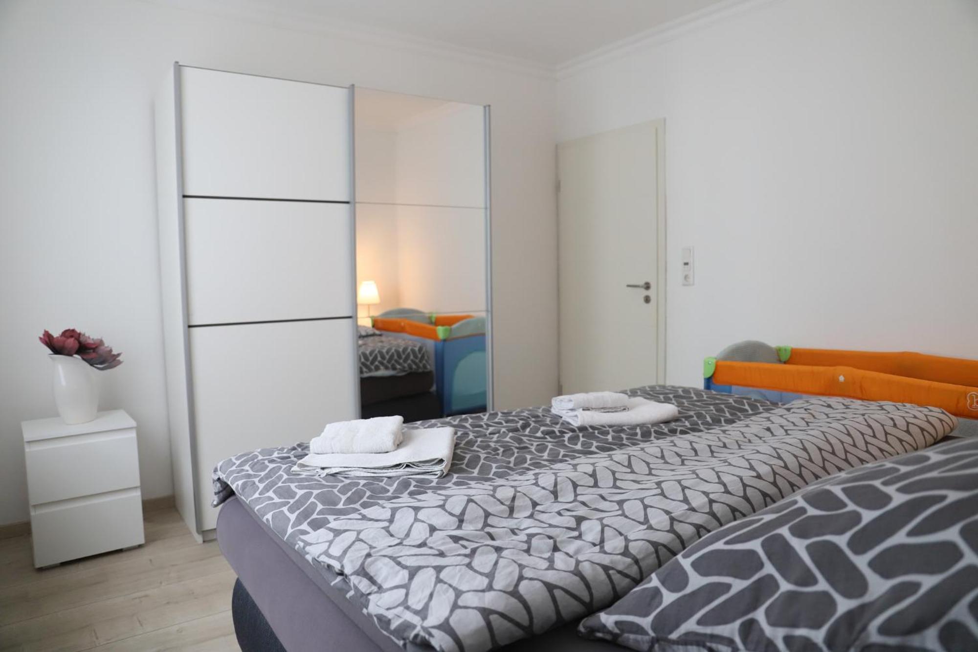 Appartement Gemuetliches Familienhaus - Fuehlt Euch Wohl à Oldenbourg Extérieur photo
